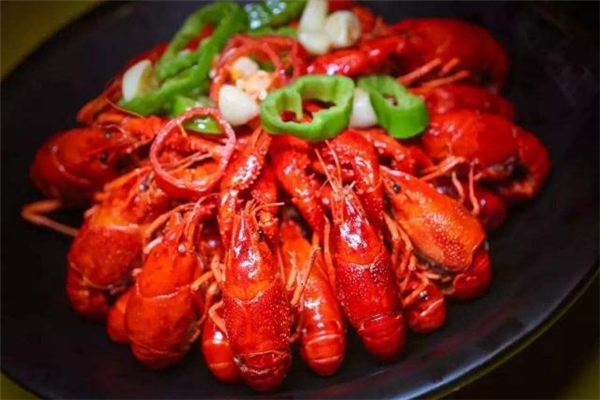 小龍蝦和橙汁能一起吃嗎 為什么吃了小龍蝦不能喝橙汁 小龍蝦和橙汁能一起吃嗎 為什么吃了小龍蝦不能喝橙汁