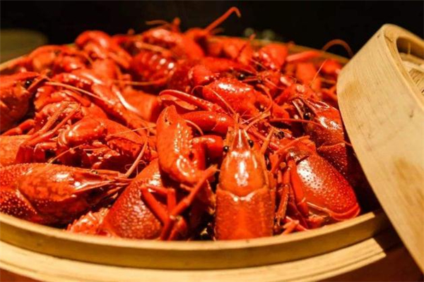 小龍蝦和橙汁能一起吃嗎 為什么吃了小龍蝦不能喝橙汁 小龍蝦和橙汁能一起吃嗎 為什么吃了小龍蝦不能喝橙汁