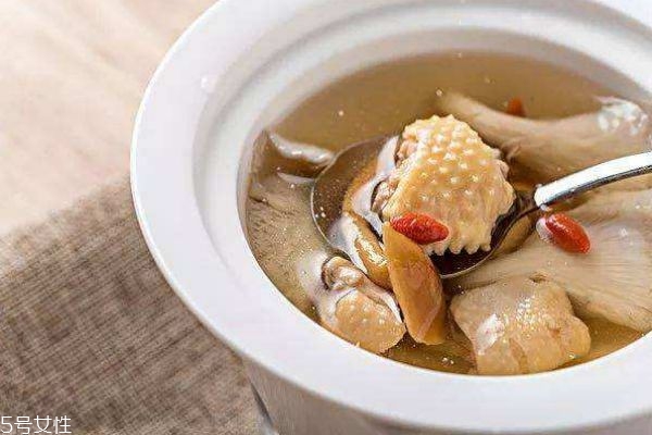 孕婦吃什么雞最有營養(yǎng) 適合孕婦喝的雞湯燉法 孕婦吃什么雞最有營養(yǎng) 適合孕婦喝的雞湯燉法