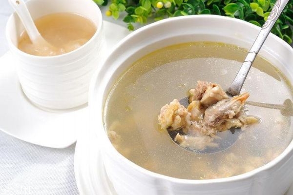 孕婦吃什么雞最有營養(yǎng) 適合孕婦喝的雞湯燉法 孕婦吃什么雞最有營養(yǎng) 適合孕婦喝的雞湯燉法