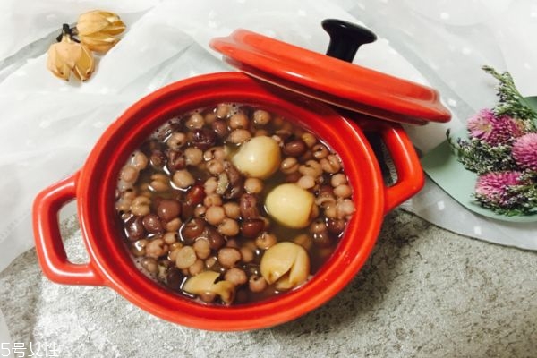 紅豆薏米粥能當(dāng)早餐嗎 紅豆薏米粥當(dāng)早餐吃 紅豆薏米粥能當(dāng)早餐嗎 紅豆薏米粥當(dāng)早餐吃