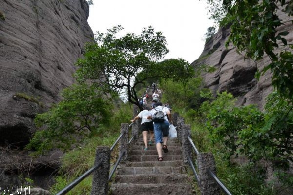 爬山鍛煉什么肌肉 爬山會(huì)瘦腿嗎 爬山鍛煉什么肌肉 爬山會(huì)瘦腿嗎
