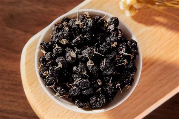 吃黑枸杞牙齒會變黑嗎 吃黑枸杞牙齒會染色嗎 吃黑枸杞牙齒會變黑嗎 吃黑枸杞牙齒會染色嗎