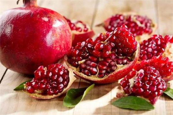 石榴籽泡酒喝了壯陽嗎 石榴籽泡酒制作方法 石榴籽泡酒喝了壯陽嗎 石榴籽泡酒制作方法