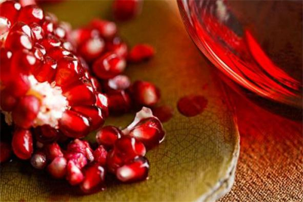 石榴籽怎么吃 石榴籽吃了能消化嗎 石榴籽怎么吃 石榴籽吃了能消化嗎