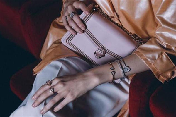 2019寶格麗七夕限定包包多少錢 寶格麗七夕限量款包包 2019寶格麗七夕限定包包多少錢 寶格麗七夕限量款包包