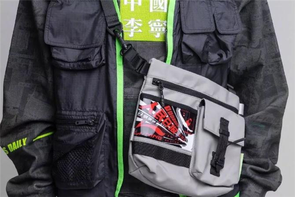 李寧人民日?qǐng)?bào)聯(lián)名哪里能買到 李寧人民日?qǐng)?bào)系列在哪買 李寧人民日?qǐng)?bào)聯(lián)名哪里能買到 李寧人民日?qǐng)?bào)系列在哪買