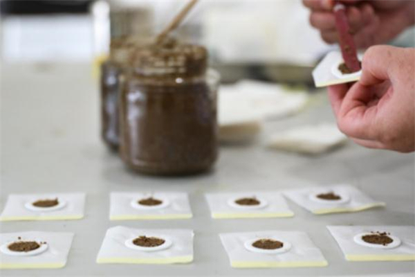 三伏貼可以貼著睡覺嗎 睡覺可以貼三伏貼嗎 三伏貼可以貼著睡覺嗎 睡覺可以貼三伏貼嗎