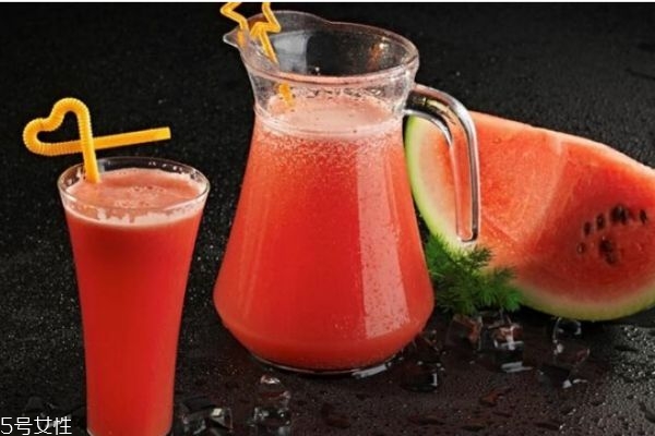 西瓜汁怎么保存好 西瓜汁能保存多久不變質(zhì) 西瓜汁怎么保存好 西瓜汁能保存多久不變質(zhì)