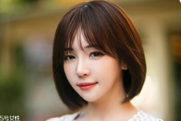 臉型比較大適合什么發(fā)型 發(fā)型和臉型的關系 臉型比較大適合什么發(fā)型 發(fā)型和臉型的關系