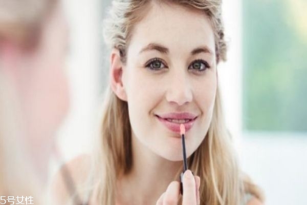 孕婦應不應該化妝 適合孕婦的化妝品