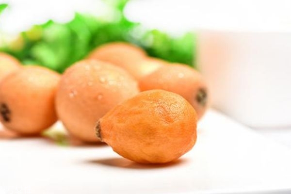 枇杷營養(yǎng)價(jià)值和功效 枇杷的食用功效 枇杷營養(yǎng)價(jià)值和功效 枇杷的食用功效