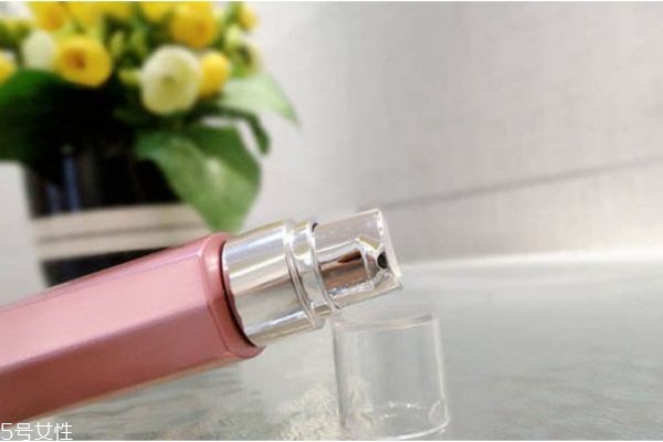 防護(hù)隔離乳能防曬嗎 防護(hù)隔離乳的作用 防護(hù)隔離乳能防曬嗎 防護(hù)隔離乳的作用