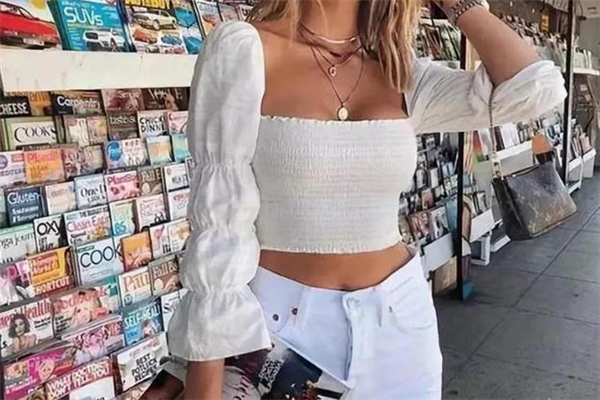 方領(lǐng)衣服配什么褲子好看 輕松搭出天鵝頸 方領(lǐng)衣服配什么褲子好看 輕松搭出天鵝頸