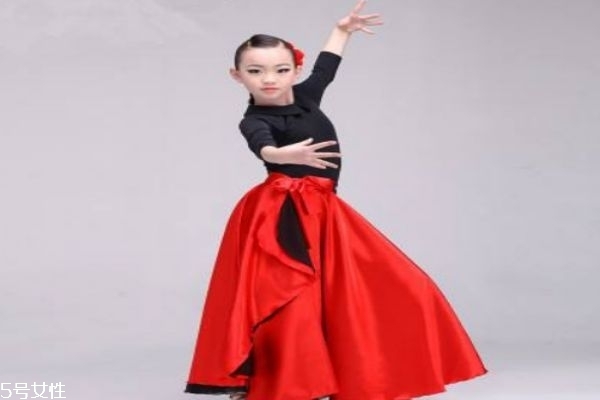 肚皮舞可以瘦肚子嗎 肚皮舞和拉丁舞有什么區(qū)別 肚皮舞可以瘦肚子嗎 肚皮舞和拉丁舞有什么區(qū)別