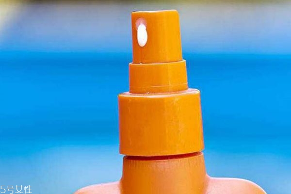 防曬霜嗆眼睛怎么辦 防曬霜嗆眼睛怎么回事 防曬霜嗆眼睛怎么辦 防曬霜嗆眼睛怎么回事
