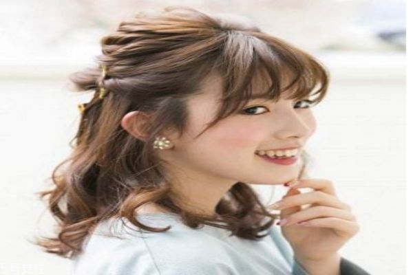 夏季應(yīng)該怎么樣扎丸子頭 半丸子頭 夏季應(yīng)該怎么樣扎丸子頭 半丸子頭