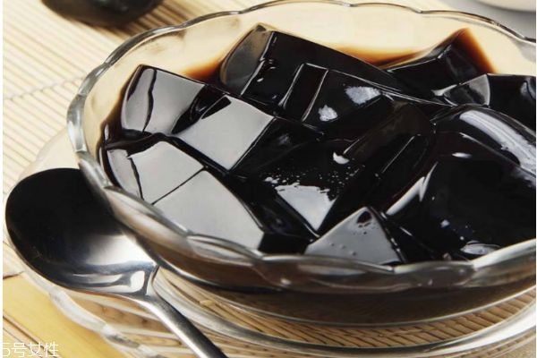 龜苓膏怎么吃口感更好 龜苓膏最好不要空腹食用 龜苓膏怎么吃口感更好 龜苓膏最好不要空腹食用