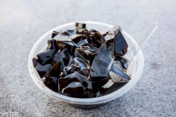 孕婦能吃龜苓膏嗎 孕婦吃了龜苓膏會(huì)怎樣 孕婦能吃龜苓膏嗎 孕婦吃了龜苓膏會(huì)怎樣