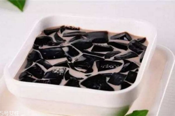 龜苓膏怎么吃口感更好 龜苓膏最好不要空腹食用 龜苓膏怎么吃口感更好 龜苓膏最好不要空腹食用