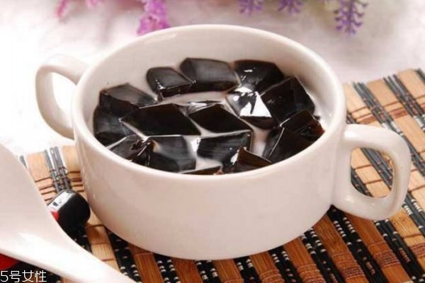 孕婦能吃龜苓膏嗎 孕婦吃了龜苓膏會(huì)怎樣 孕婦能吃龜苓膏嗎 孕婦吃了龜苓膏會(huì)怎樣