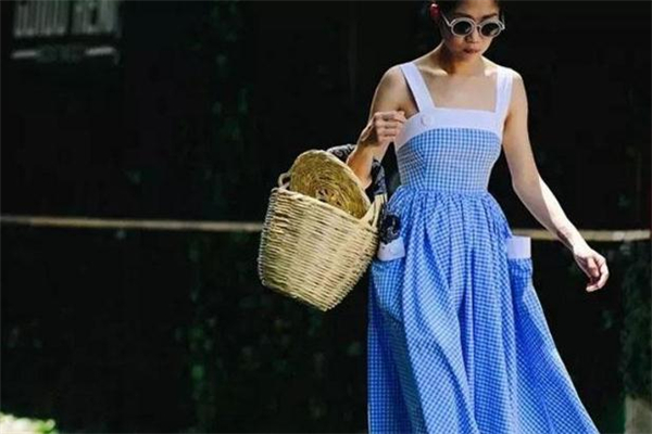 格紋連衣裙什么顏色好看 格紋連衣裙夏日穿搭 格紋連衣裙什么顏色好看 格紋連衣裙夏日穿搭