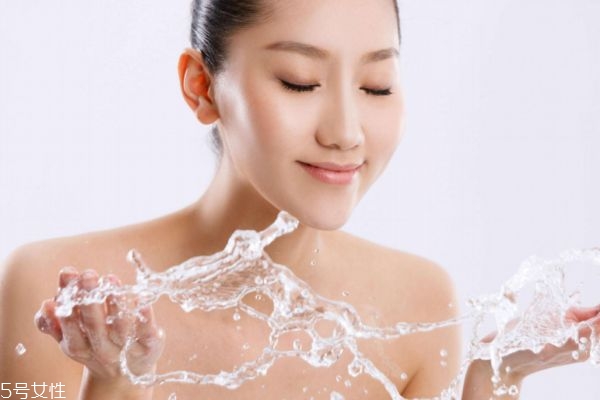 如何緊致臉部皮膚 臉部皮膚緊致護理方法 如何緊致臉部皮膚 臉部皮膚緊致護理方法