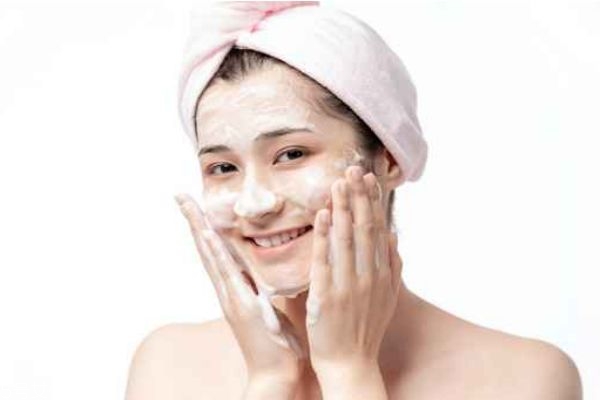 如何緊致臉部皮膚 臉部皮膚緊致護理方法 如何緊致臉部皮膚 臉部皮膚緊致護理方法
