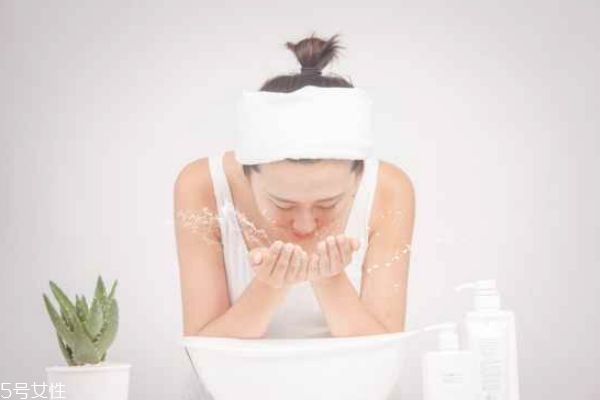 怎么提升面部皮膚 如何提升皮膚緊致 怎么提升面部皮膚 如何提升皮膚緊致