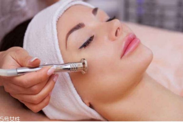 面部皮膚松弛怎么辦 皮膚松弛的解決方法 面部皮膚松弛怎么辦 皮膚松弛的解決方法