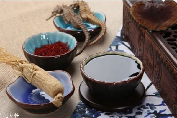 膏方適合什么年齡 膏方什么時(shí)候吃最好 膏方適合什么年齡 膏方什么時(shí)候吃最好