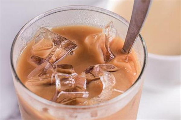 奶茶和薯片哪個(gè)容易胖 奶茶和薯片能一起吃嗎 奶茶和薯片哪個(gè)容易胖 奶茶和薯片能一起吃嗎