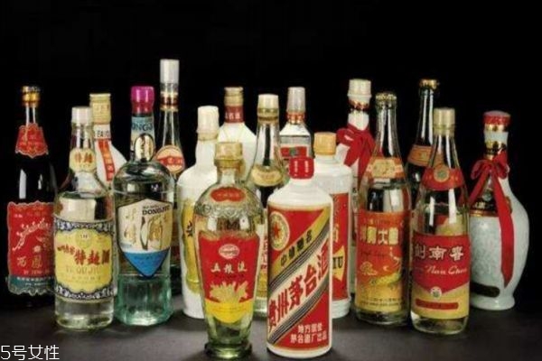 酒有多少種類呢 白酒和啤酒的區(qū)別 酒有多少種類呢 白酒和啤酒的區(qū)別