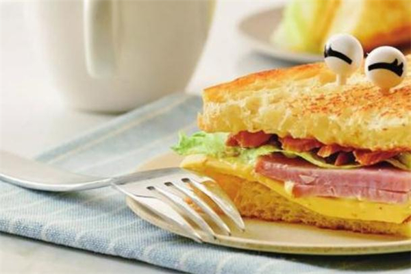 三明治放什么醬好吃 三明治里的醬是什么 三明治放什么醬好吃 三明治里的醬是什么