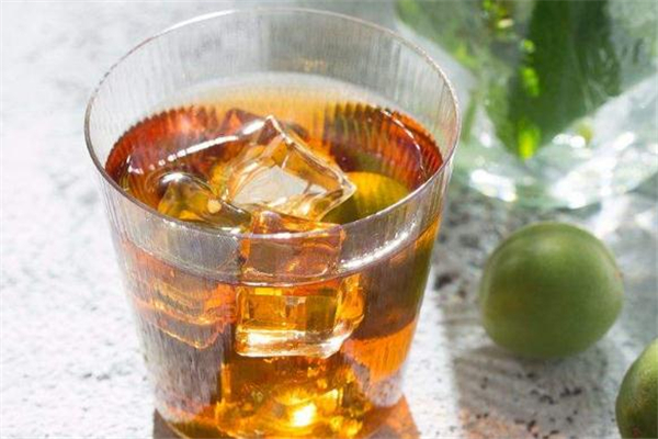 青梅酒什么味道 青梅酒怎么喝 青梅酒什么味道 青梅酒怎么喝