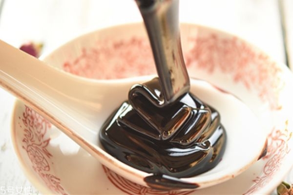 膏方適合什么年齡 膏方什么時(shí)候吃最好 膏方適合什么年齡 膏方什么時(shí)候吃最好