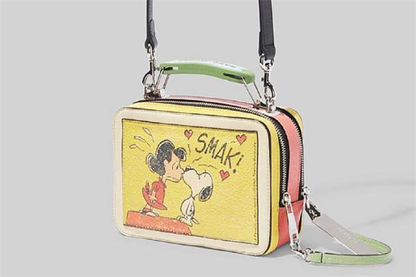 marc jacobs史努比相機(jī)包多少錢 馬克雅可布史努比聯(lián)名 marc jacobs史努比相機(jī)包多少錢 馬克雅可布史努比聯(lián)名