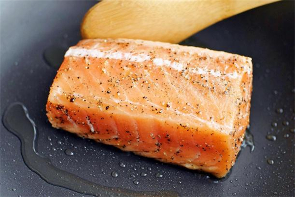 手術(shù)后可以吃三文魚嗎 手術(shù)后吃三文魚好嗎 手術(shù)后可以吃三文魚嗎 手術(shù)后吃三文魚好嗎