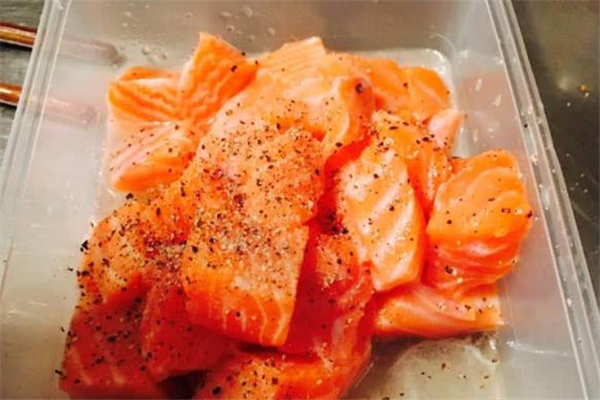 手術(shù)后可以吃三文魚嗎 手術(shù)后吃三文魚好嗎 手術(shù)后可以吃三文魚嗎 手術(shù)后吃三文魚好嗎