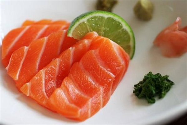 三文魚是虹鱒魚嗎 三文魚和虹鱒魚的區(qū)別 三文魚是虹鱒魚嗎 三文魚和虹鱒魚的區(qū)別