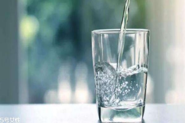 隔夜水可以喝嗎 怎么喝水對(duì)人體好呢 隔夜水可以喝嗎 怎么喝水對(duì)人體好呢