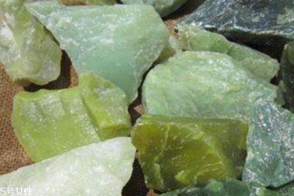 玉的種類有什么 玉的好處有什么 玉的種類有什么 玉的好處有什么