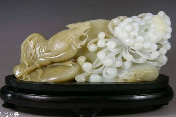 什么是和田玉 和田玉手鐲的市場價格是多少呢 什么是和田玉 和田玉手鐲的市場價格是多少呢