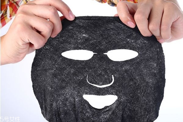 敷完面膜用冷水洗還是熱水 建議用溫水洗臉 敷完面膜用冷水洗還是熱水 建議用溫水洗臉