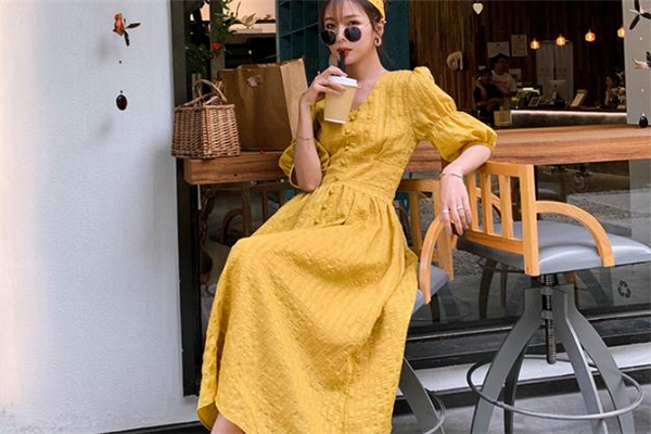 泡泡袖連衣裙什么顏色好看 泡泡袖連衣裙時髦穿搭 泡泡袖連衣裙什么顏色好看 泡泡袖連衣裙時髦穿搭