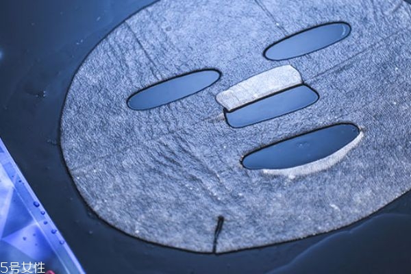 敷完面膜用冷水洗還是熱水 建議用溫水洗臉 敷完面膜用冷水洗還是熱水 建議用溫水洗臉