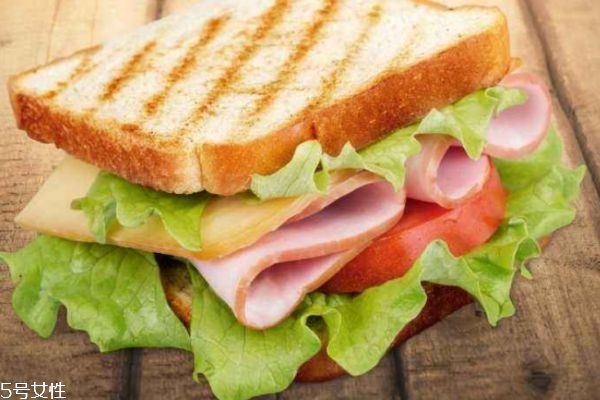 三明治的產(chǎn)地是哪里 三明治的做法有什么 三明治的產(chǎn)地是哪里 三明治的做法有什么
