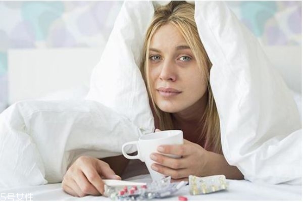 高燒真的會燒壞腦子嗎 高燒和低燒的區(qū)別 高燒真的會燒壞腦子嗎 高燒和低燒的區(qū)別