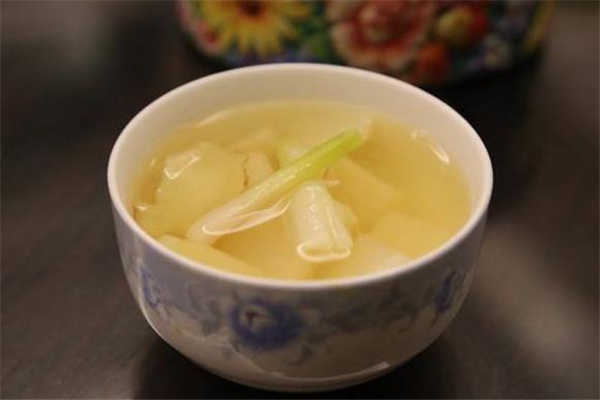 蔥白水喝多了會(huì)上火嗎 喝蔥白水上火了怎么辦 蔥白水喝多了會(huì)上火嗎 喝蔥白水上火了怎么辦