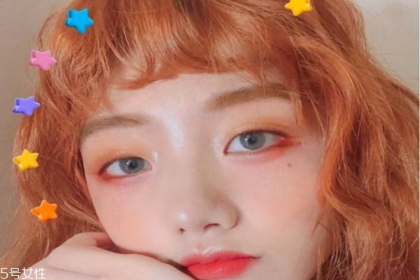 臟橘色頭發(fā)顯白嗎 臟橘色發(fā)色適合素顏嗎 臟橘色頭發(fā)顯白嗎 臟橘色發(fā)色適合素顏嗎